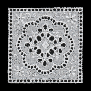 Quadrati pizzo San Gallo colore bianco misura fiore a intaglio